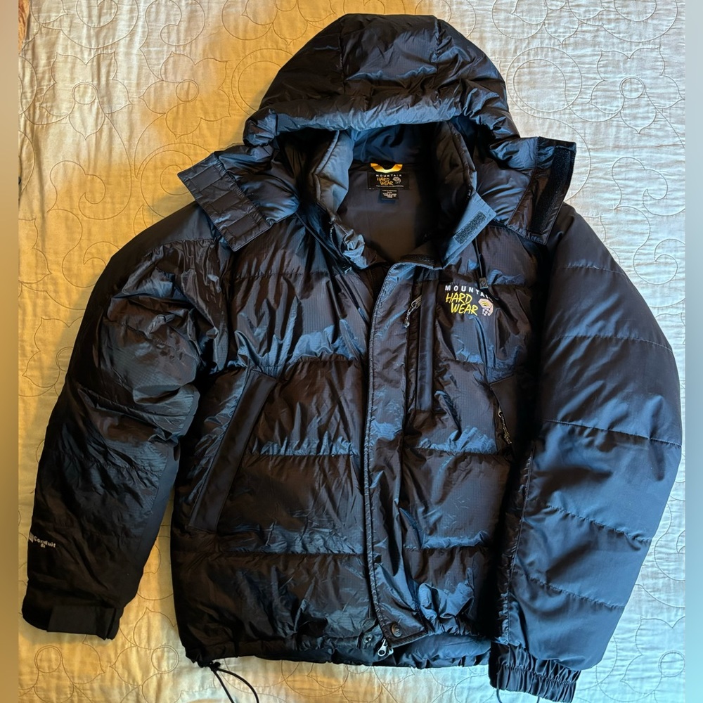 Men’s medium Mountain Hardwear Conduit SL hooded down jacket